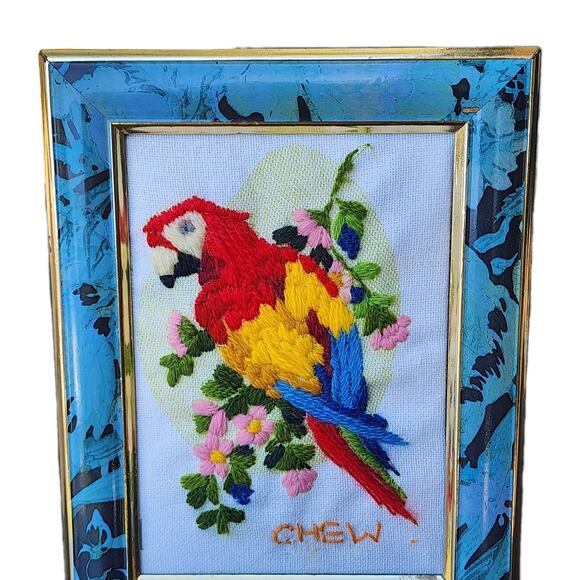 Vintage 1970s Framed Crewel Embroidery Parrot in the Blossoms Sunset Designs 9x7 - Picture 2 of 4